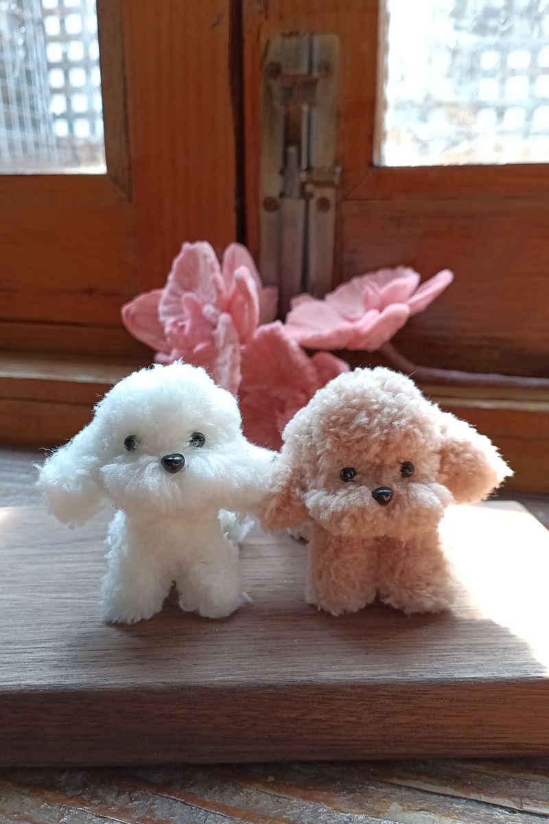 Handmade Small Pipe Cleaner Coral Fleece Dog (White and Caramel)