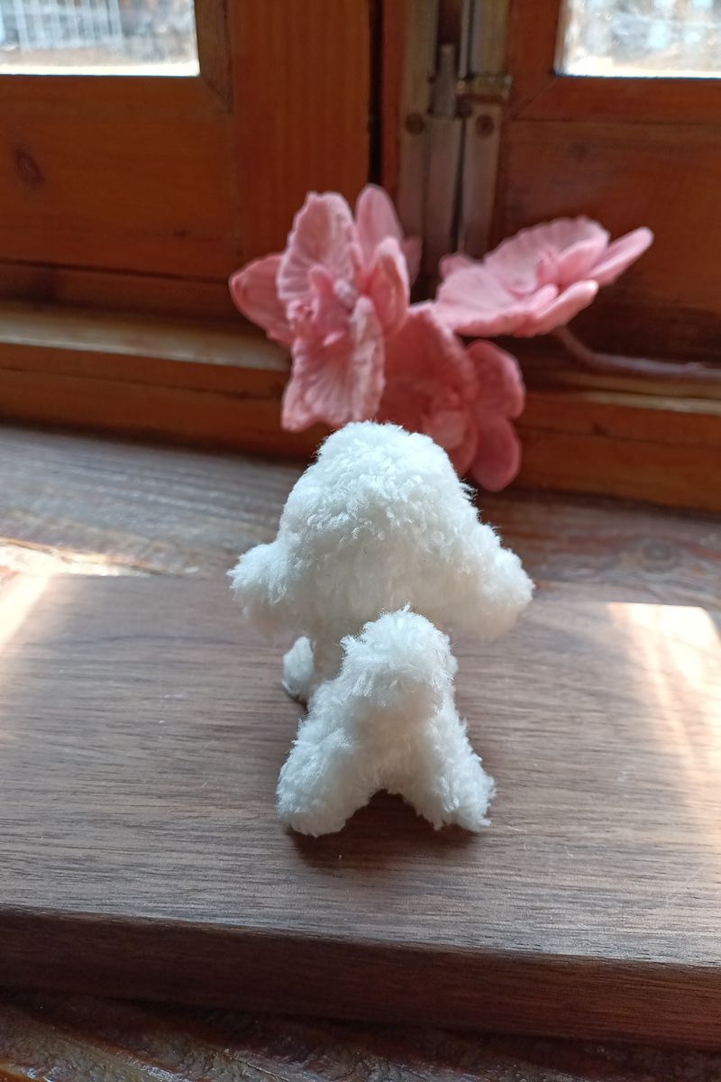 Handmade Small Pipe Cleaner Coral Fleece Dog (White and Caramel)