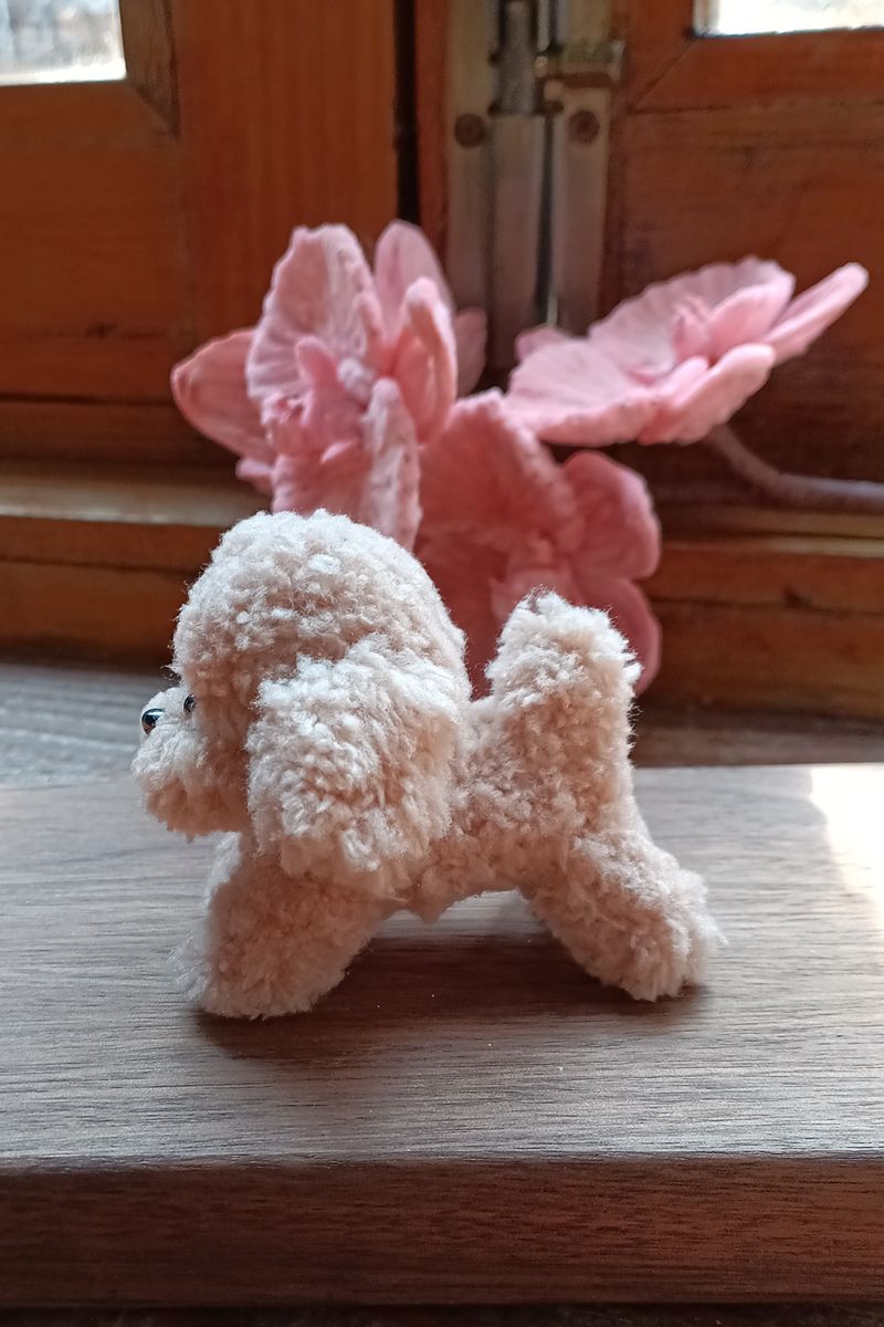 Handmade Small Pipe Cleaner Coral Fleece Dog (White and Caramel)
