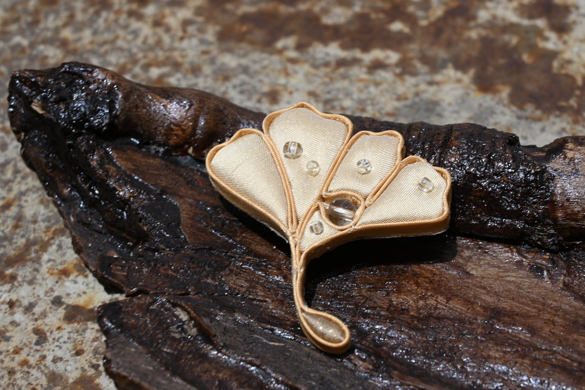 Handmade Ginkgo Leaf Knot Button Brooch (Gold and Green)