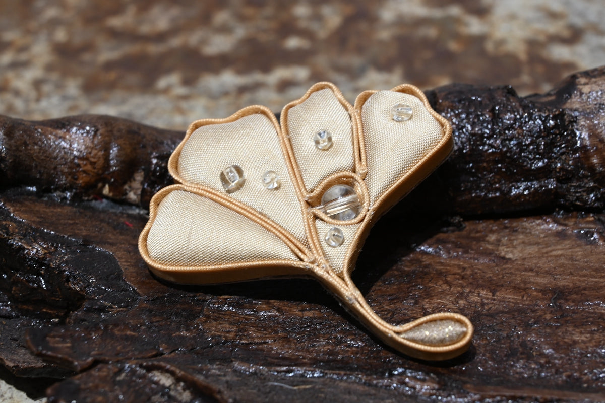 Handmade Ginkgo Leaf Knot Button Brooch (Gold and Green)