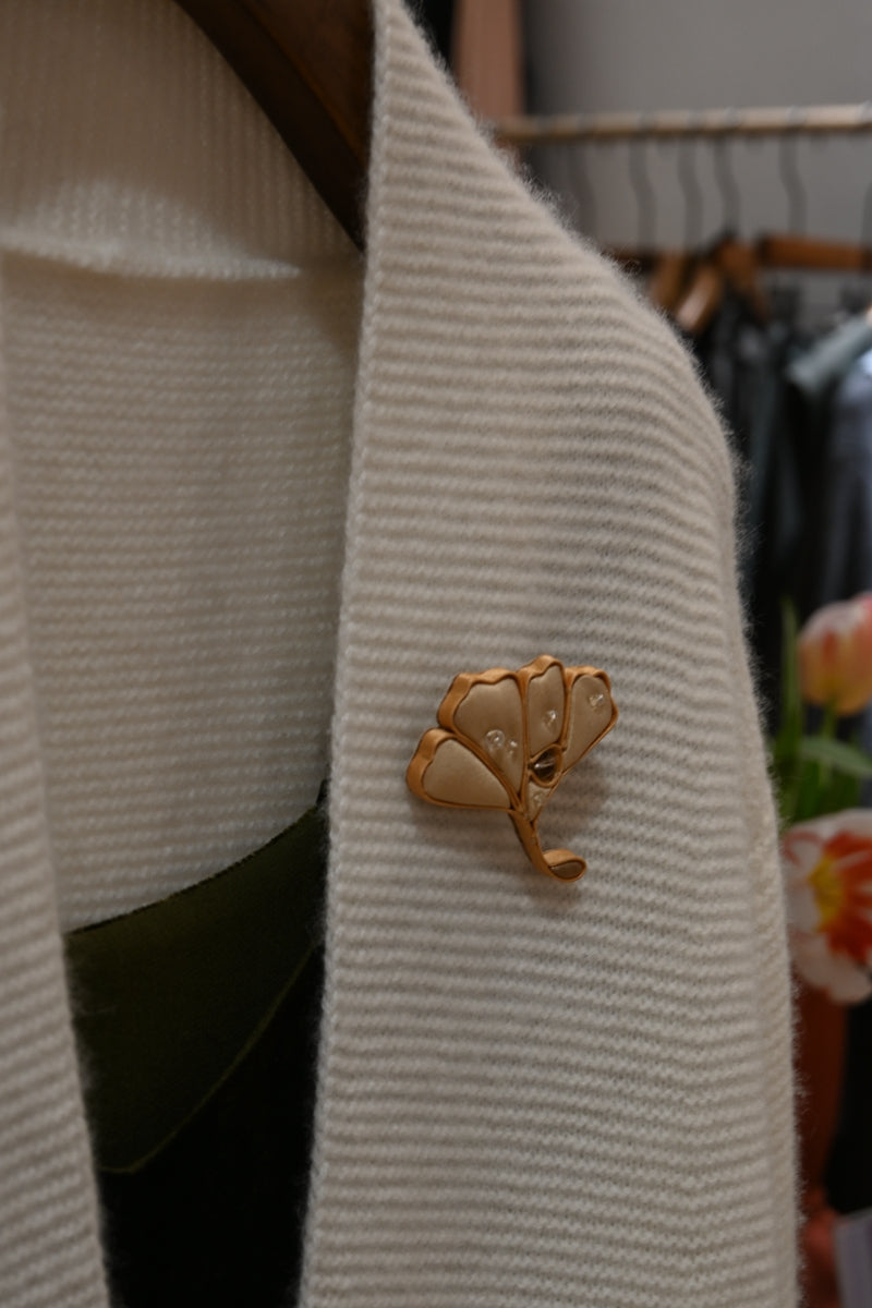 Handmade Ginkgo Leaf Knot Button Brooch (Gold and Green)