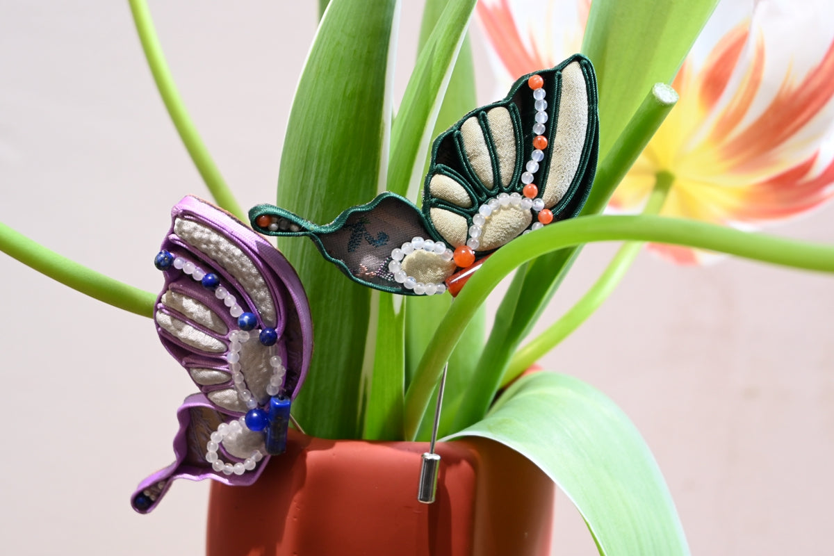 Handmade Butterfly-shaped Clasp Brooch (Purple and Green)